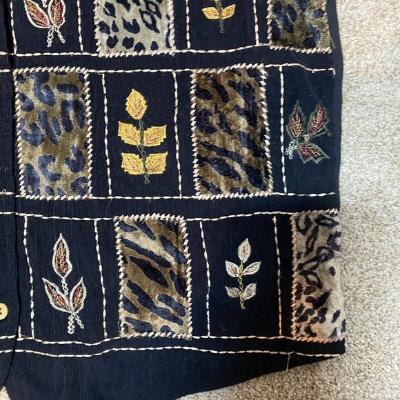 Dress Barn Wearable Art Vest Size 1X Black Animal Print Embroidered Granny Core - Picture 7 of 13